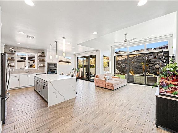 5th image of 2210 N Montagna St