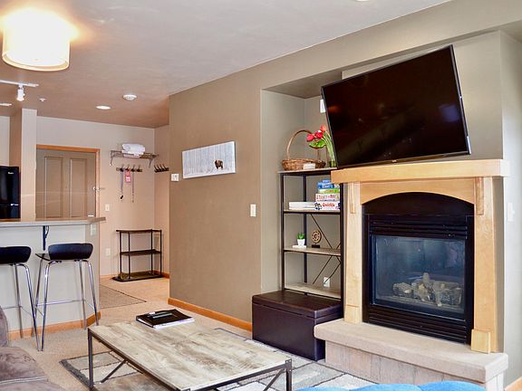 2nd image of 401 Nystrom Ln #1324
