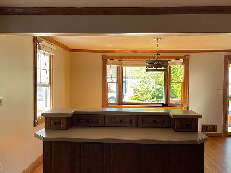 9 Maplewood Ave — Photo 7