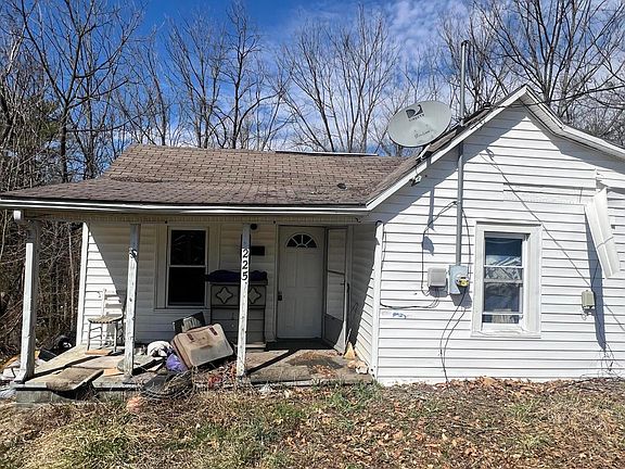 2nd image of 225 Georgia St