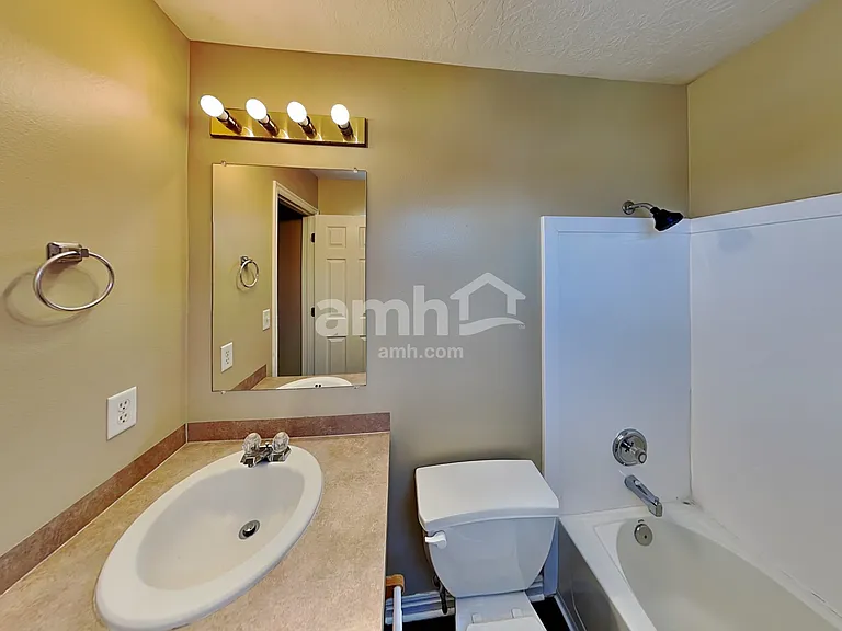 252 S 540 W — Photo 11