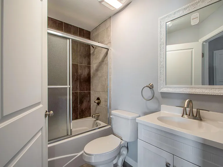 205 N Gage Ave #205 — Photo 28
