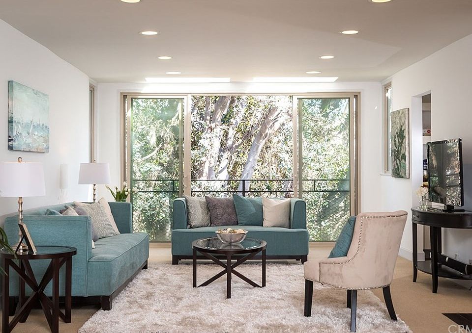 1st image of 289 S Barrington Ave APT 312