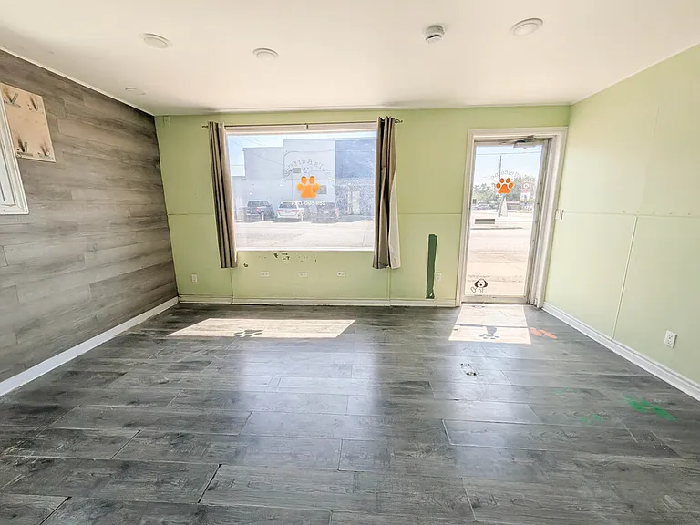 320 Thorold Rd — Photo 6