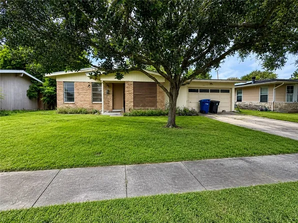 1013 Dolphin Pl, Corpus Christi, TX 78411