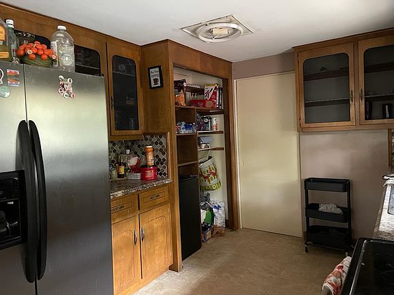 5th image of 711 Normal Ave