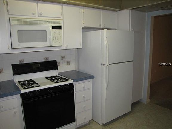 4th image of 5603 80th St N Unit 302