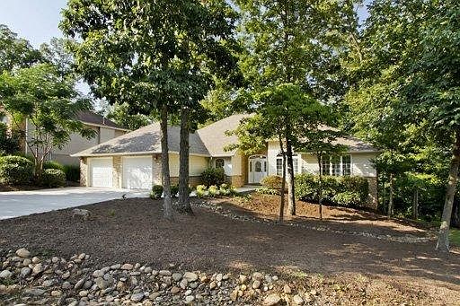 1st image of 215 Osage Ln