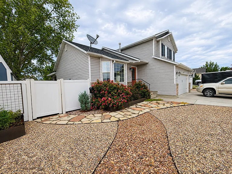 57 Mountain Valley Ct — Photo 2