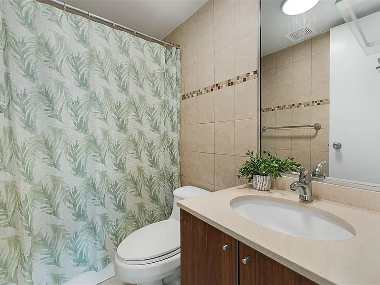 37 Cond Atrium Park Regina Marina #408C — Photo 13