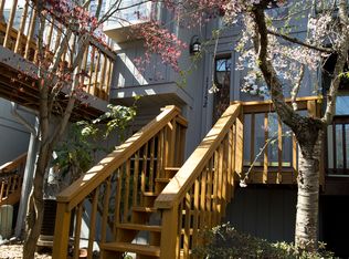 11152 Glade Dr, Reston, VA 20191