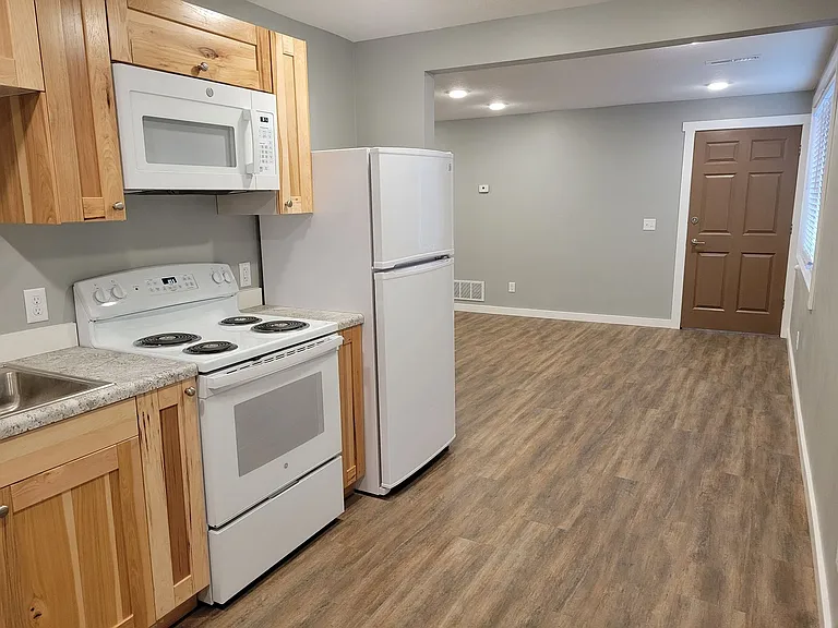 220 Church St — Photo 11