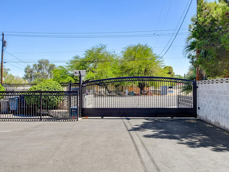 3916 Vegas Dr #3-A — Photo 23