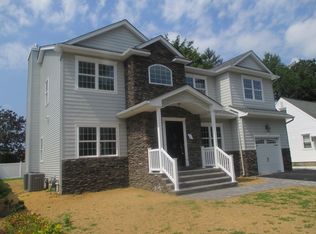 1332 Darby Rd W, Wantagh, NY 11793