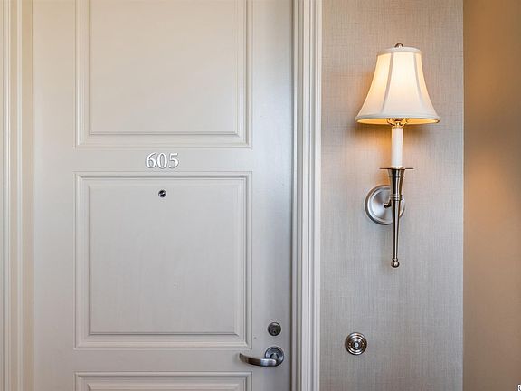 2nd image of 605 Caruso Ave #605