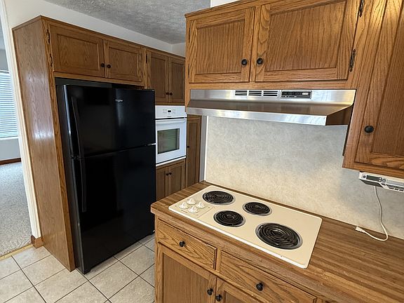 3rd image of 1718 Syracuse Dr