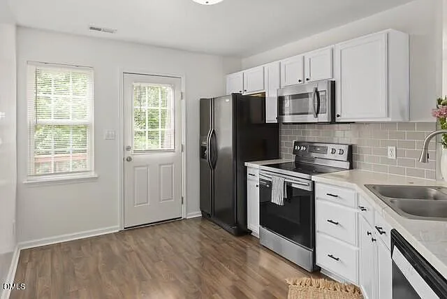 9 Tarrywood Ct — Photo 7