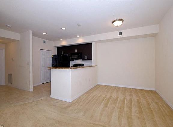 5th image of 13180 Bella Casa Cir Unit 272