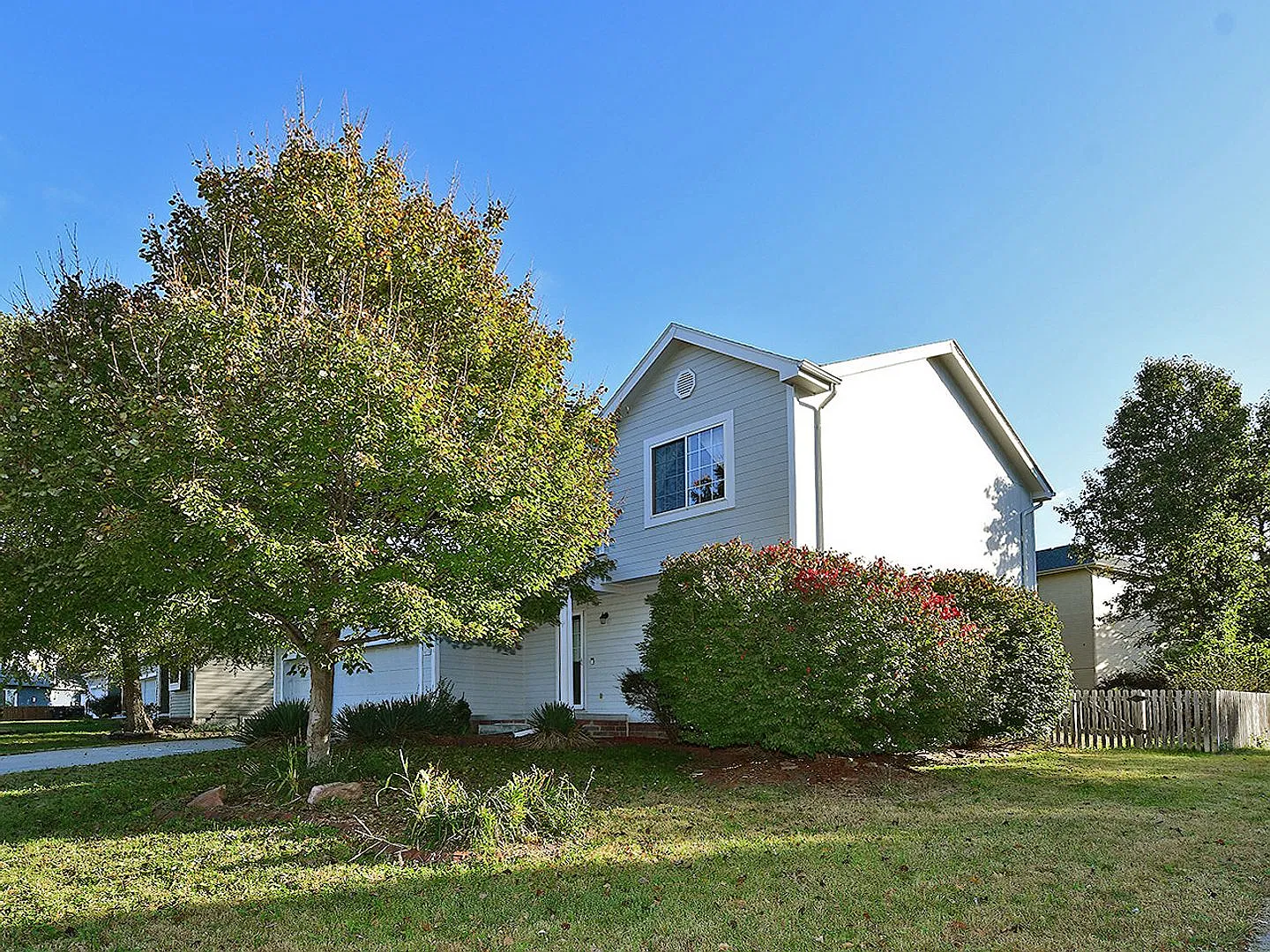 Spacious Four Bedroom Available Now! — Photo 3