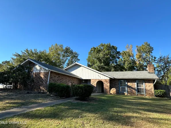 202 Royal Oak Dr, Clinton, MS 39056