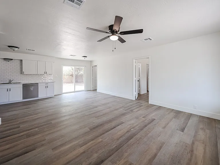 3631 W State Ave — Photo 2