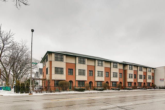 1st image of 825 N Harlem Ave