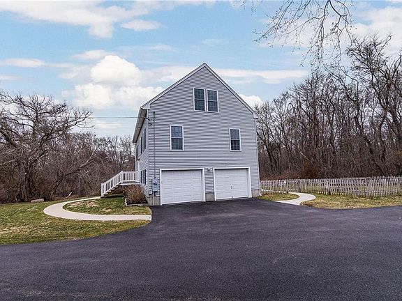 3rd image of 261 Saugatucket Rd