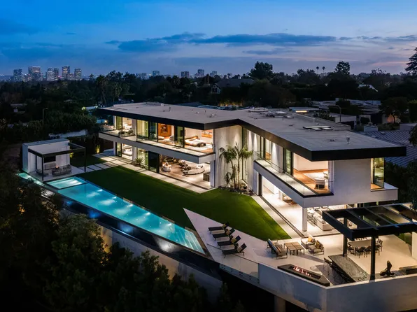 1130 Angelo Dr, Beverly Hills, CA 90210