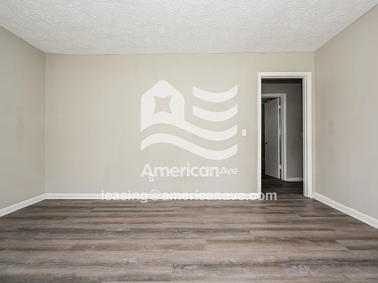 1424384_003_wm_-_living_room_12906339.jpg