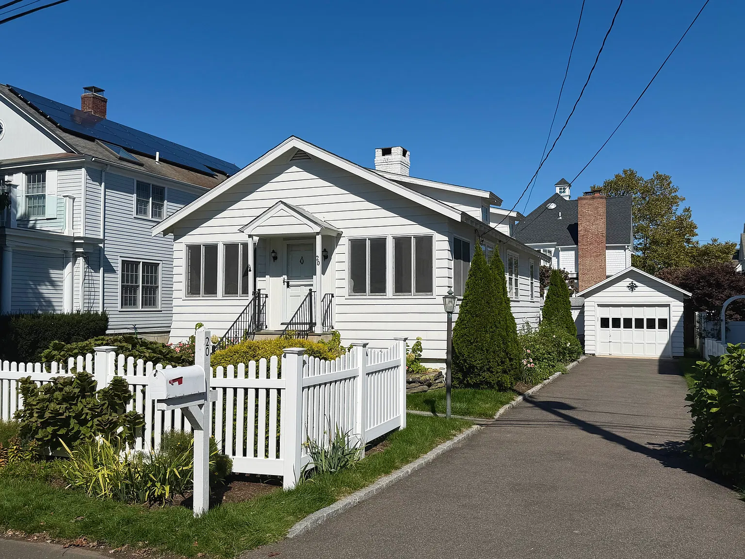 3 bed, 1.5 bath, 1350 sqft, $7,250 — Photo 3