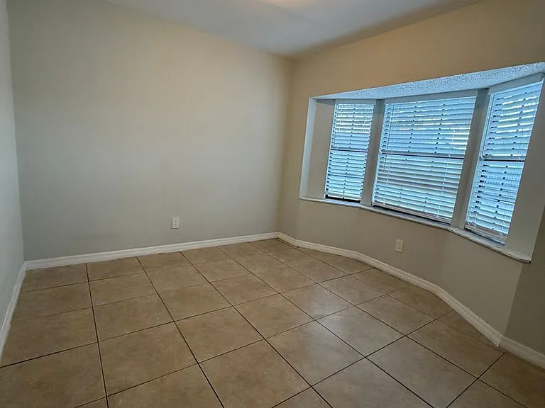 501 Saint Michaels Way — Photo 23