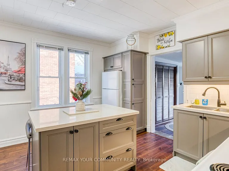 44 Brock St — Photo 8