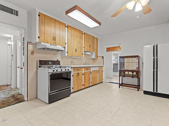 3rd image of 3222 Frankfort Ave