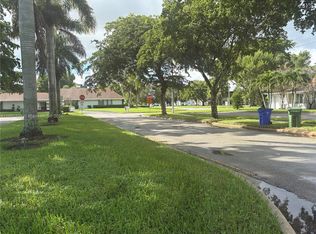 5442 Lakewood Cir S APT D, Pompano Beach, FL 33063