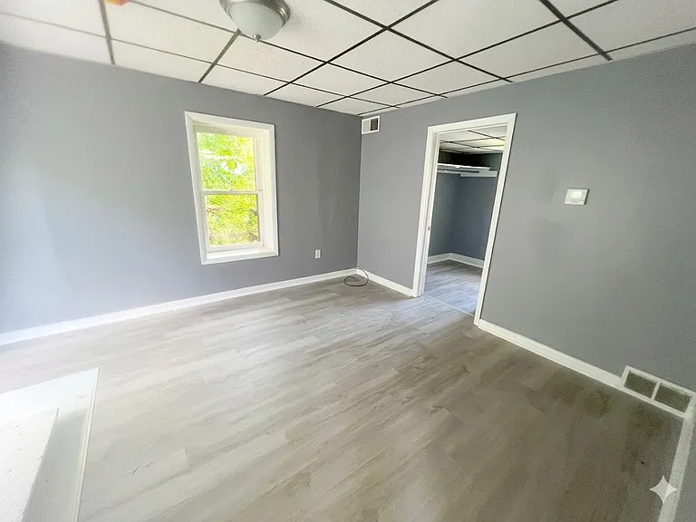 754 E 14th St #3 — Photo 5