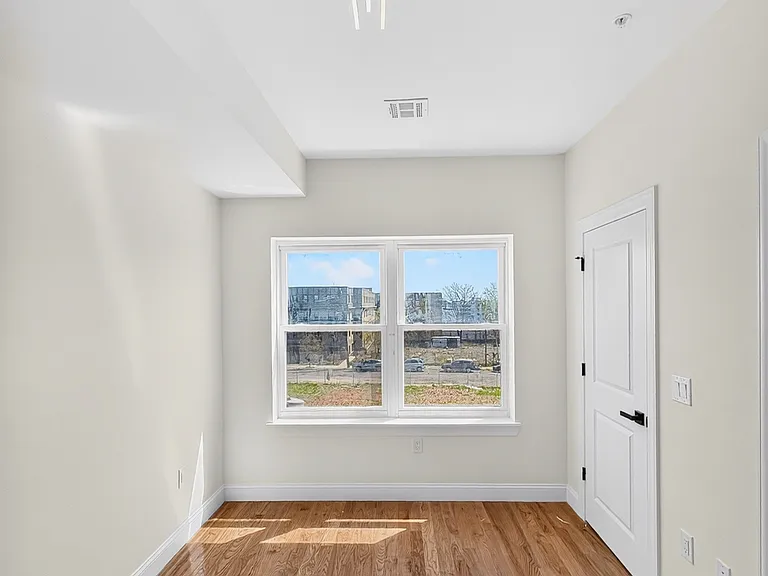 270 Hunterdon St #2 — Photo 13