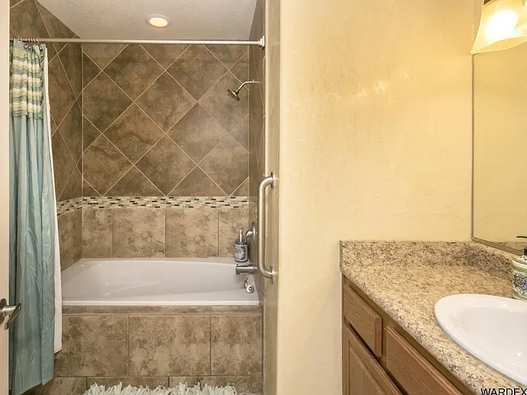 3030 Caliente Dr #102 — Photo 7