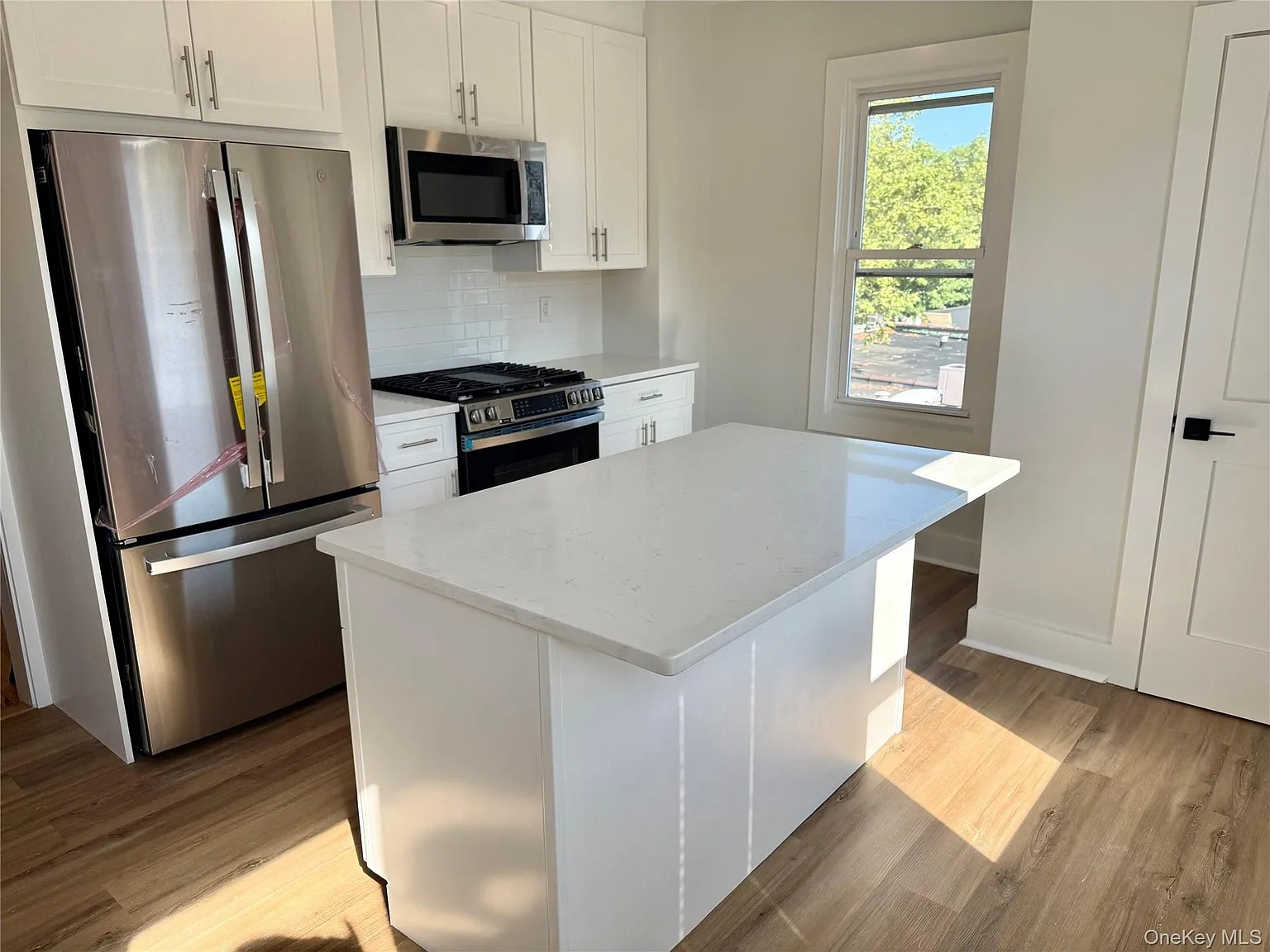 2 bed, 1.0 bath, 999 sqft, $4,750 — Photo 3
