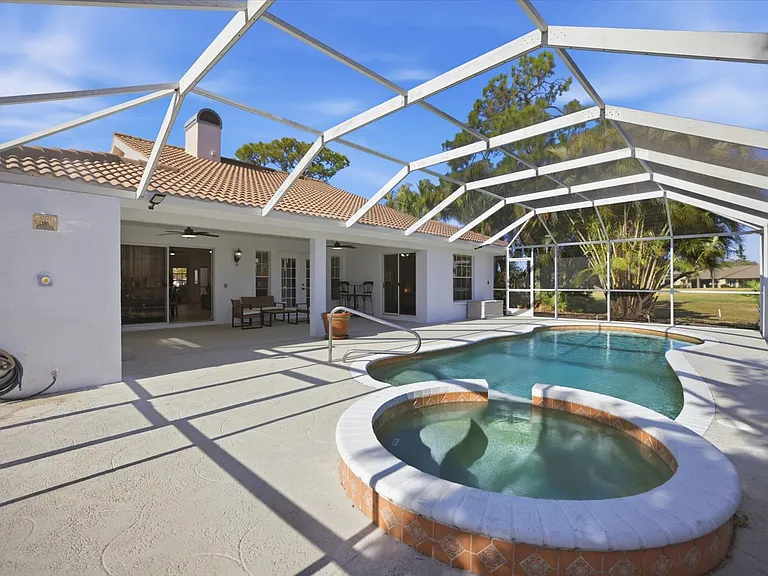 5829 Fairwoods Cir — Photo 10