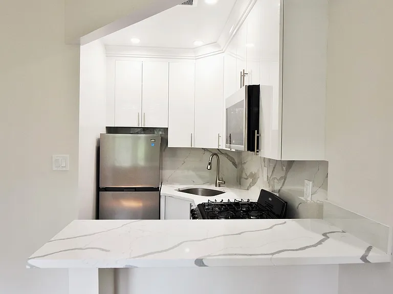 253 W 91st St #4B — Photo 11