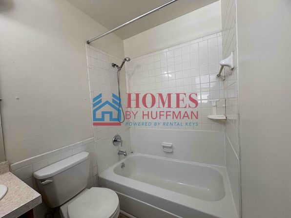 103 E Strain St APT D, Fort Branch, IN 47648