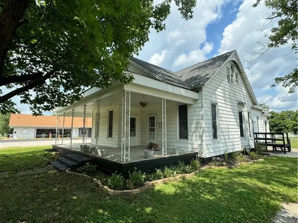 608 N Main St, Paris, IL 61944