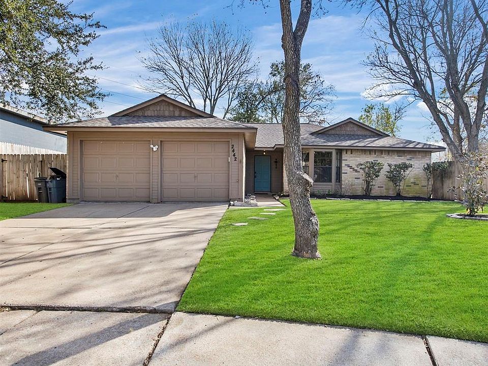 1st image of 2442 Willow Bend Dr