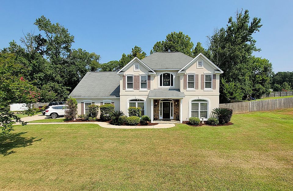 1st image of 6934 Laurel Wood Dr