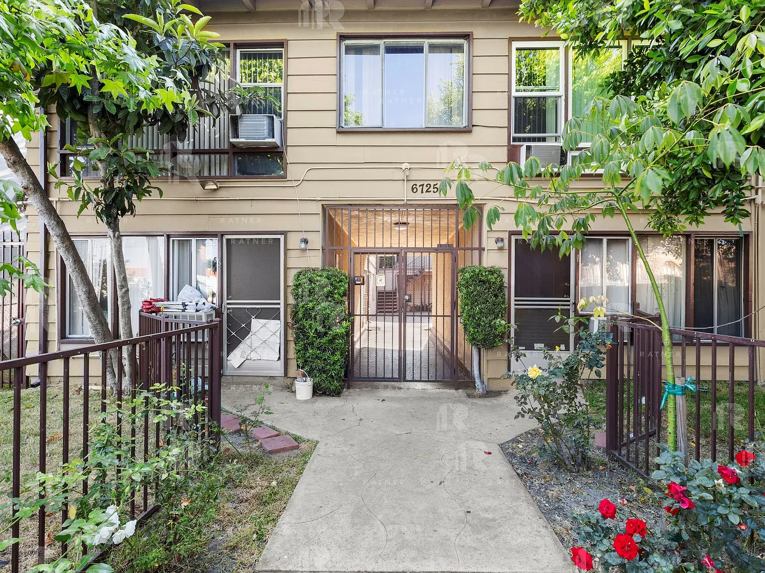 (An/Ji/Yo:C) 6725 Laurel Canyon Blvd — Photo 1