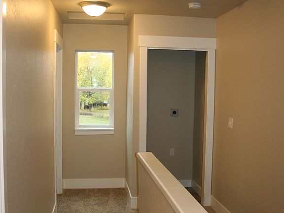 5th image of 729 Waverly Pl Unit B