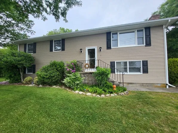 1 Roosevelt St, Wareham, MA 02571