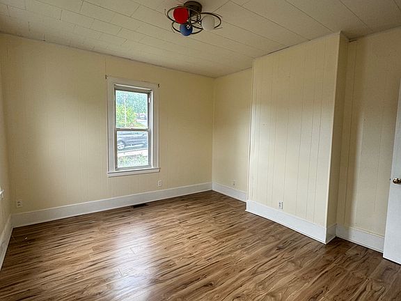 5th image of 236 W Thames St #1