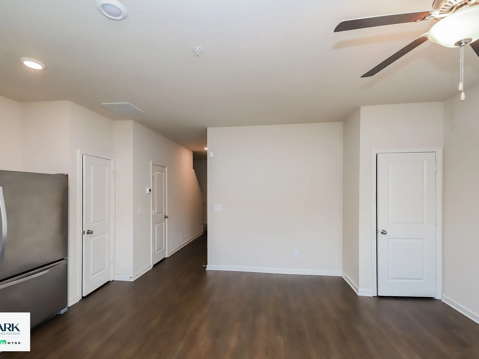 3 bed, 2.5 bath, 1419 sqft, $1,839 — Photo 4