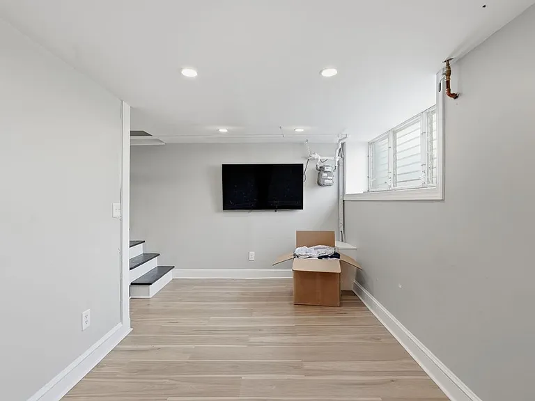 6623 Tabor Ave — Photo 2
